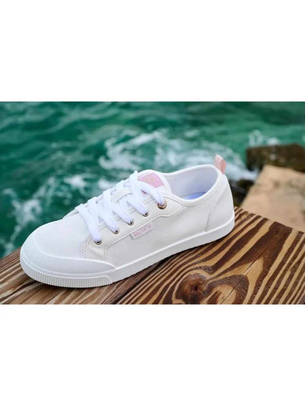 N/A versatile sneaker